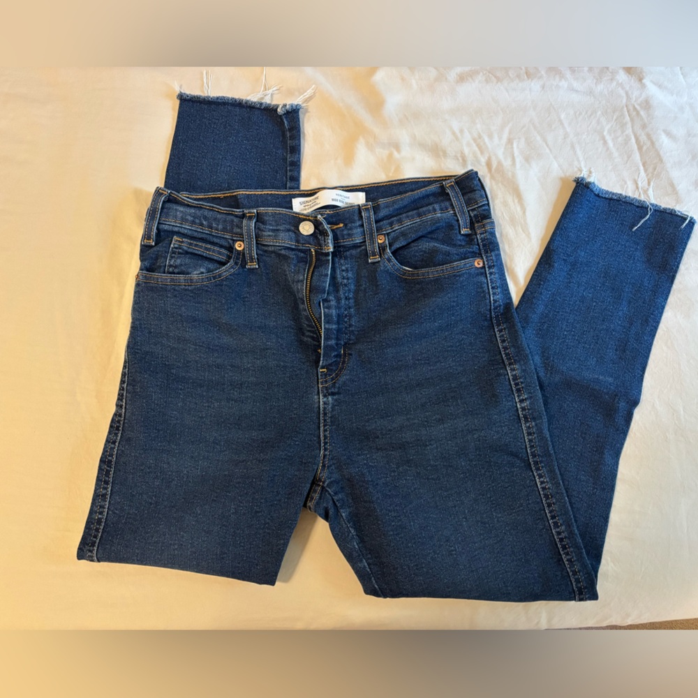 Levi High Rise Cropped Jeans